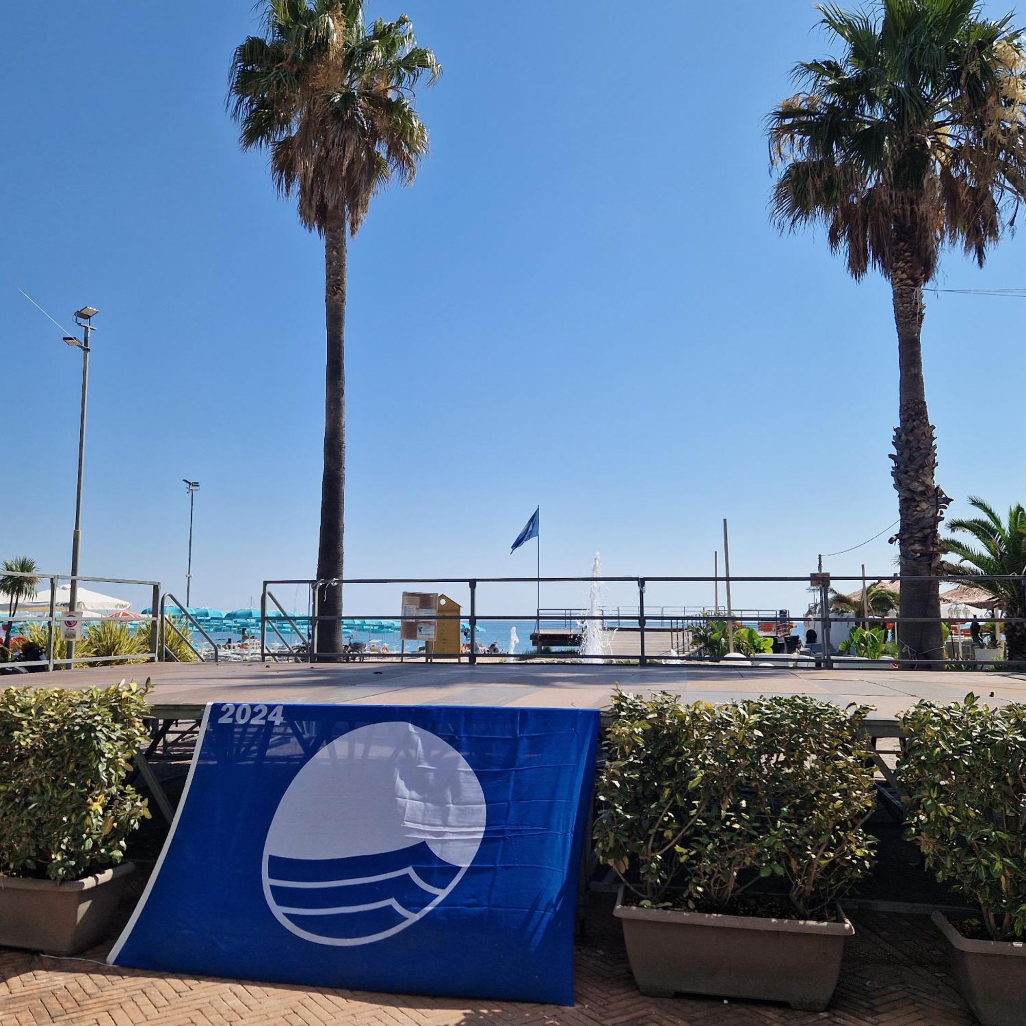 Le Camelie -Appartamenti Nuovi Porto SantʼElpidio Buitenkant foto